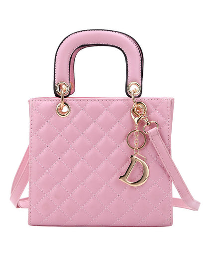 Bolso bandolera acolchado sencillo con colgante