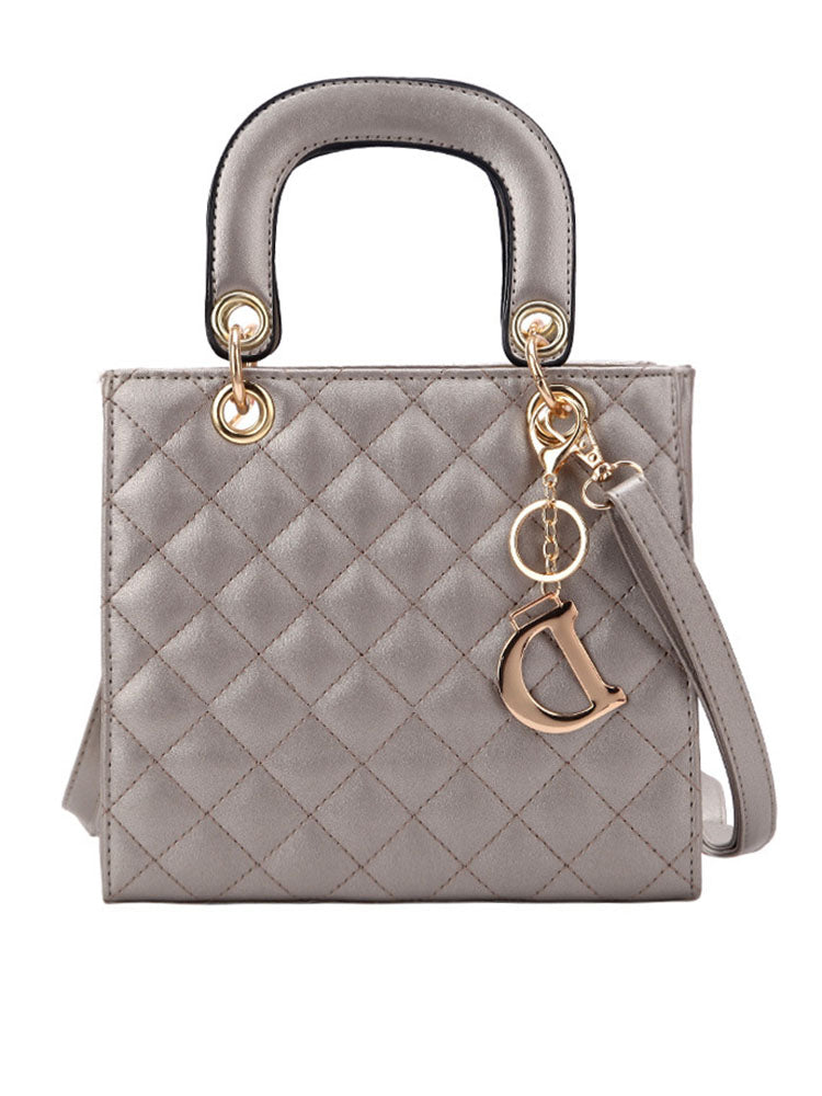 Bolso bandolera acolchado sencillo con colgante