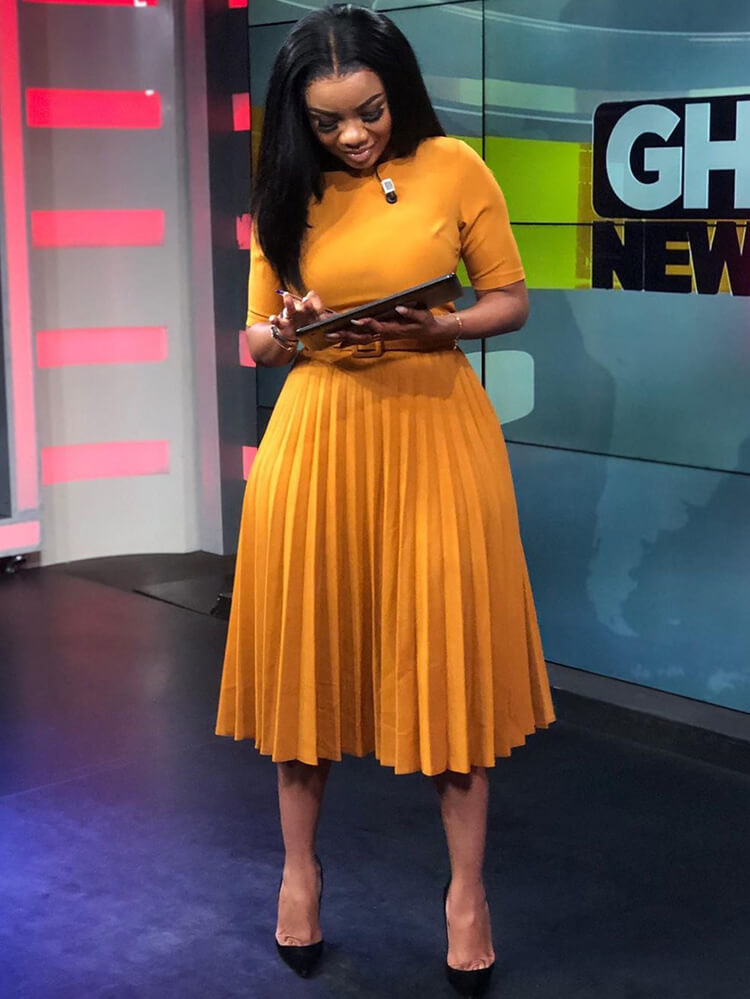 Short Sleeve Solid Color Pleated Midi Dress with Belt