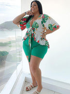 Conjunto de pantalones cortos florales con mangas con volantes y cordones de talla grande