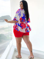 Conjunto de pantalones cortos florales con mangas con volantes y cordones de talla grande