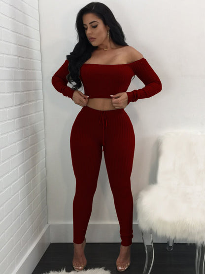 Conjuntos de dos piezas de top corto con hombros descubiertos y pantalones pitillo