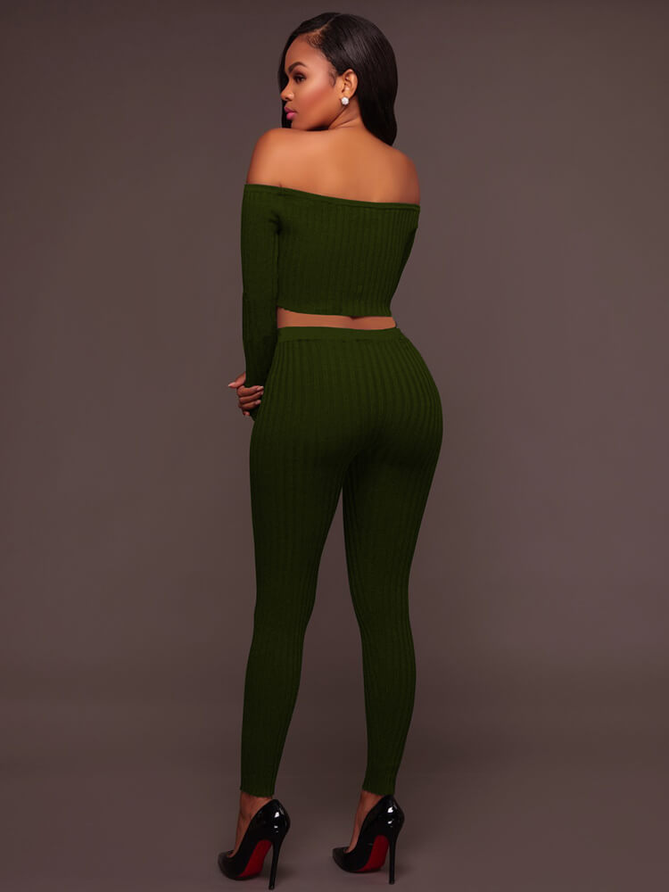 Conjuntos de dos piezas de top corto con hombros descubiertos y pantalones pitillo