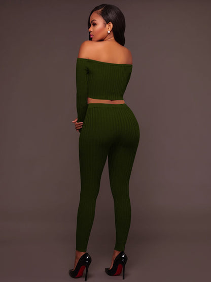 Conjuntos de dos piezas de top corto con hombros descubiertos y pantalones pitillo