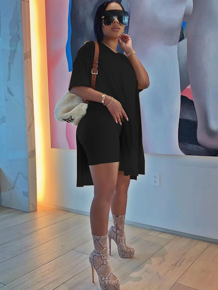 Tops de manga corta con cuello en V de dos piezas y pantalones cortos ajustados