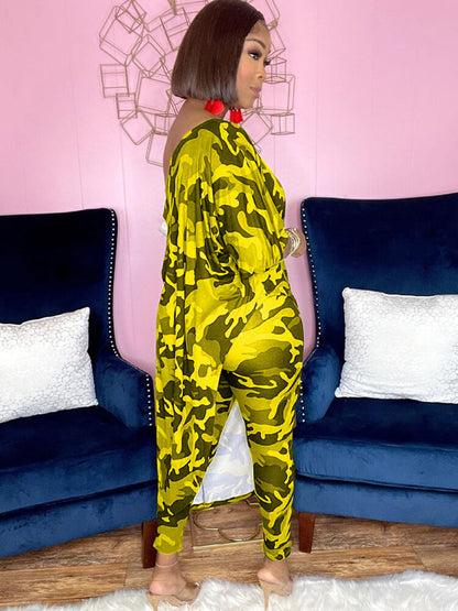 Tops irregulares estampados de dos piezas y pantalones largos ajustados